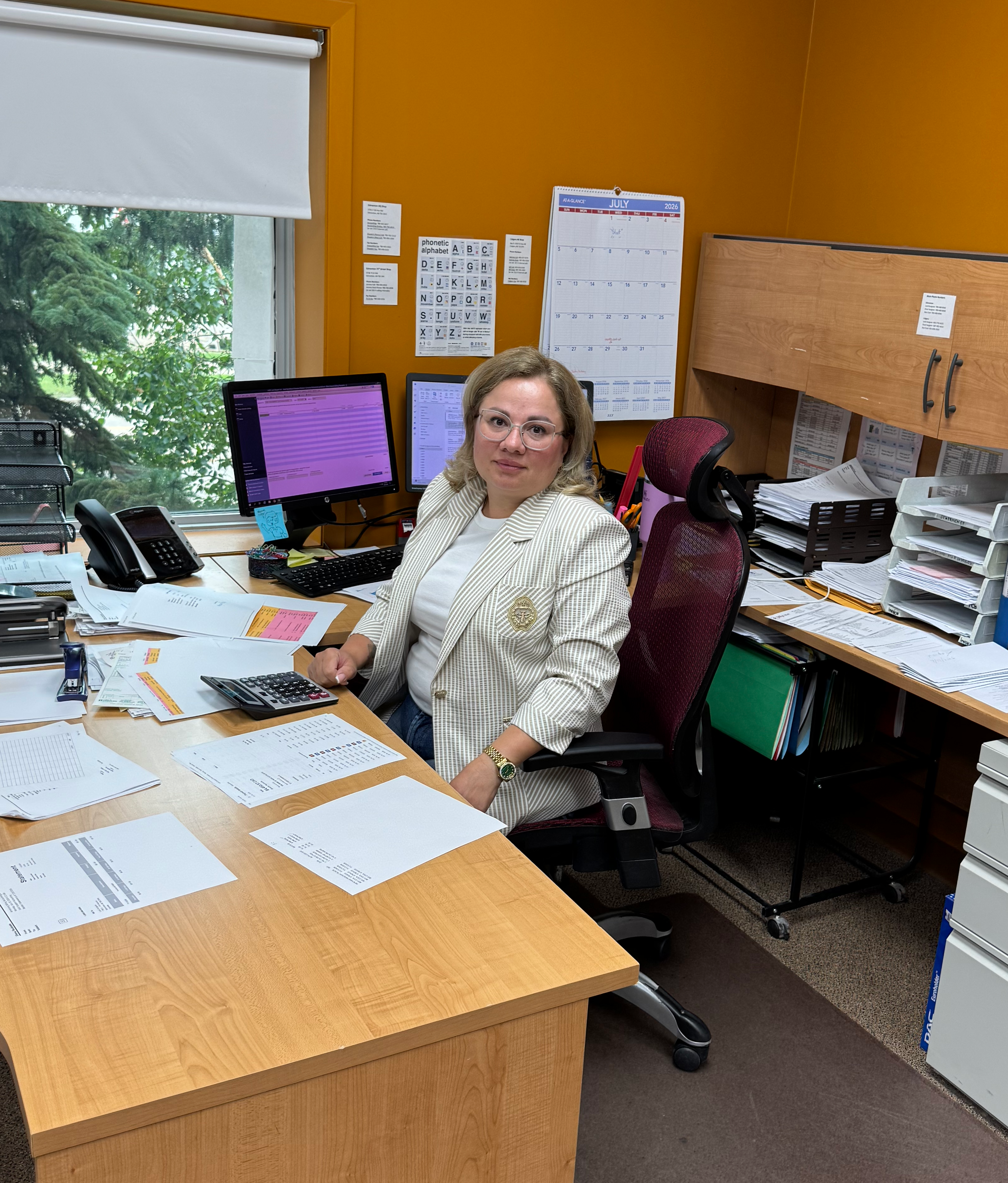 Olena, Lock Surgeon accounting